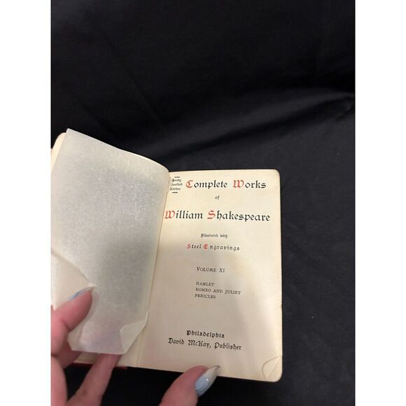 Antique Leather Bound Volume of Shakespeare 1920's Vintage - Picture 14 of 15